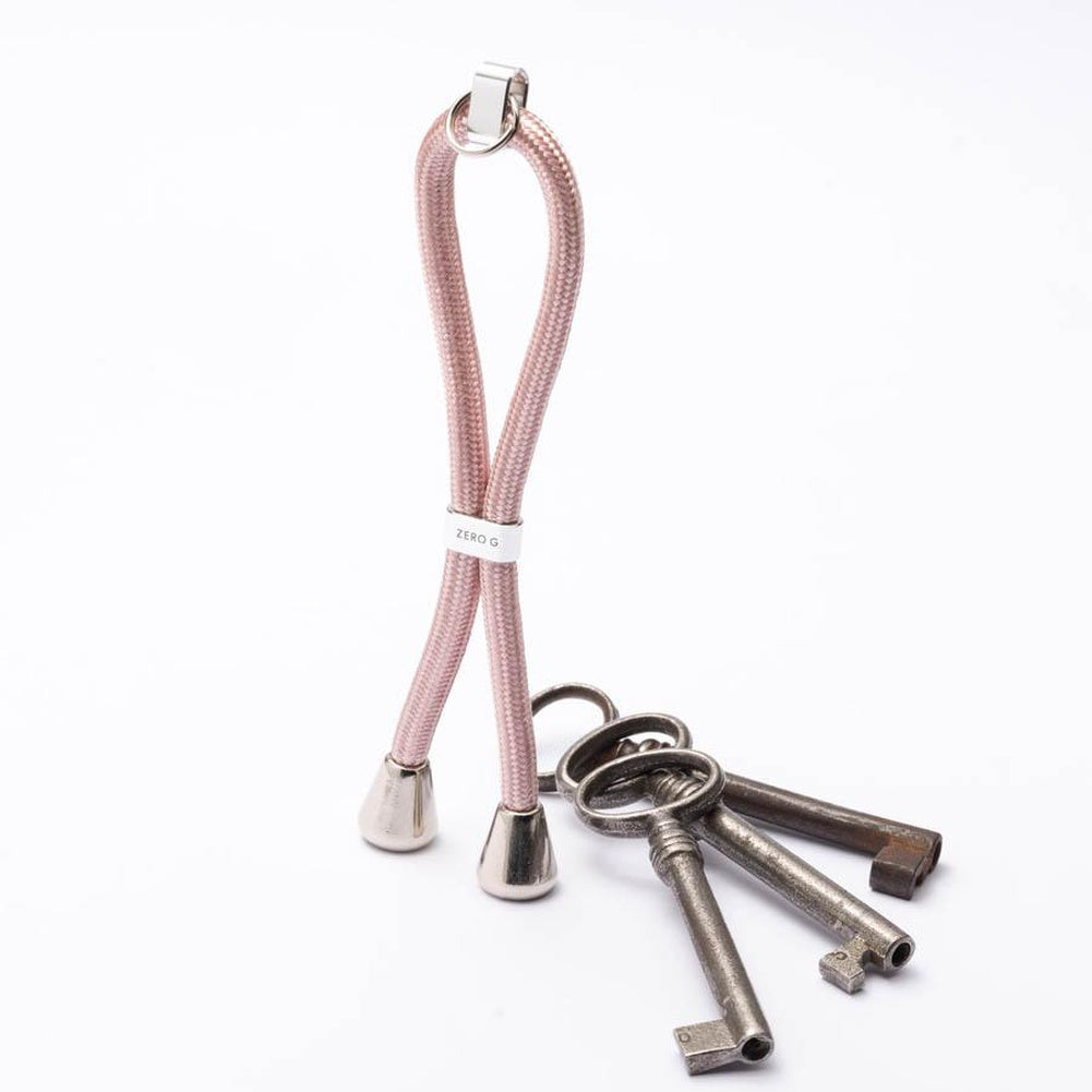 Altrosaner Schlüsselanhänger mit silbernem Slider und Endstücken.