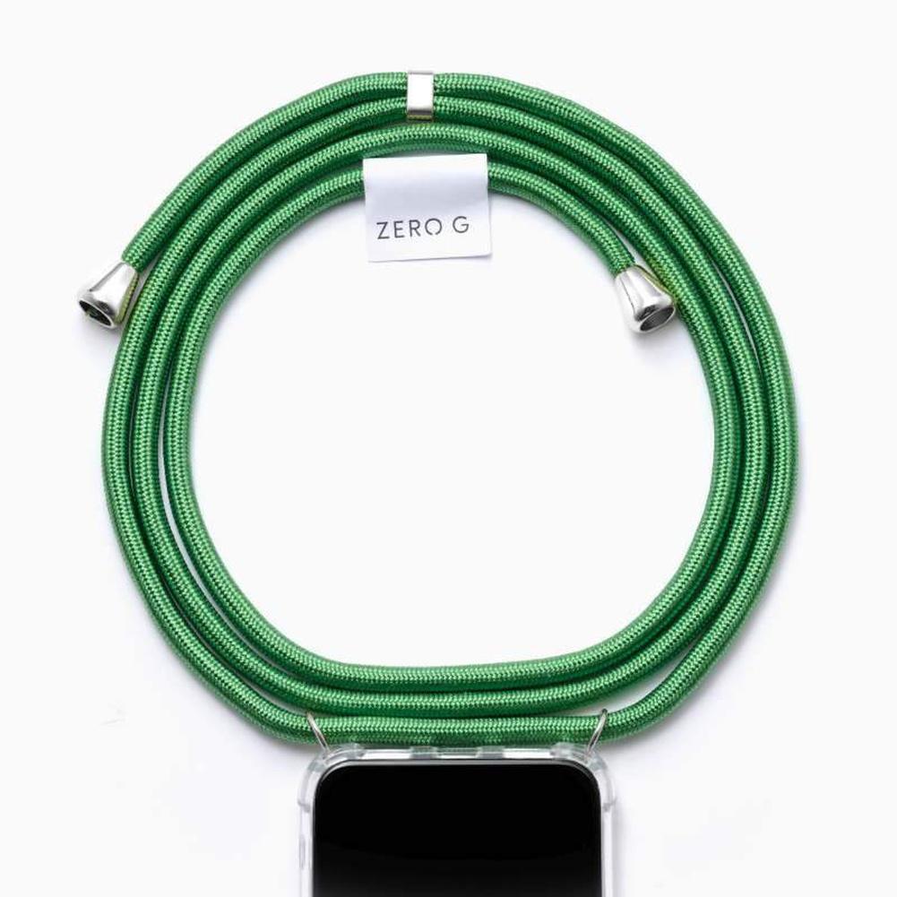 Zusammengerollte, glänzende, grüne Handykette aus Polyester mit silbernem Slider und Endstücken.