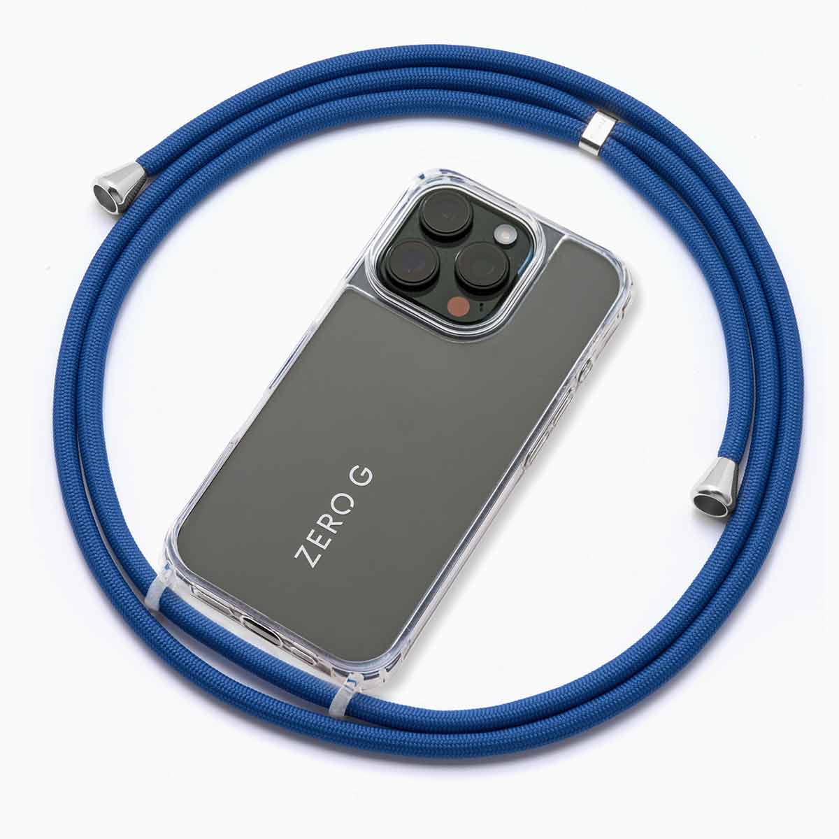 Kornblumenblaue Handykette für das iPhone 12 Pro Max mit goldenem Slider und Endstücken.