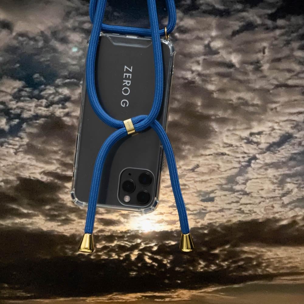 Kornblumenblaue Handykette für das Samsung Galaxy S25 Ultra mit silbernem Slider und Endstücken.